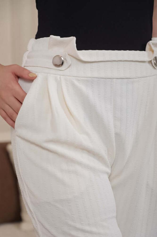 White high waist button down pants المقاس:(L)