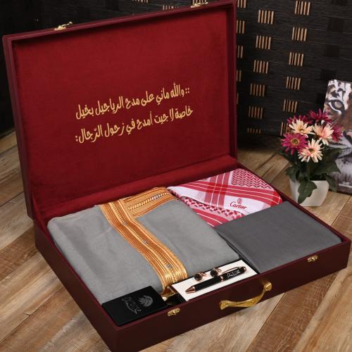 بوكس بشت حساوي مقصب مع قماش وشماغ كارتير