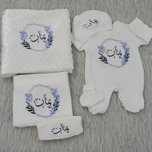 اطقم مواليد اولاد بالاسم