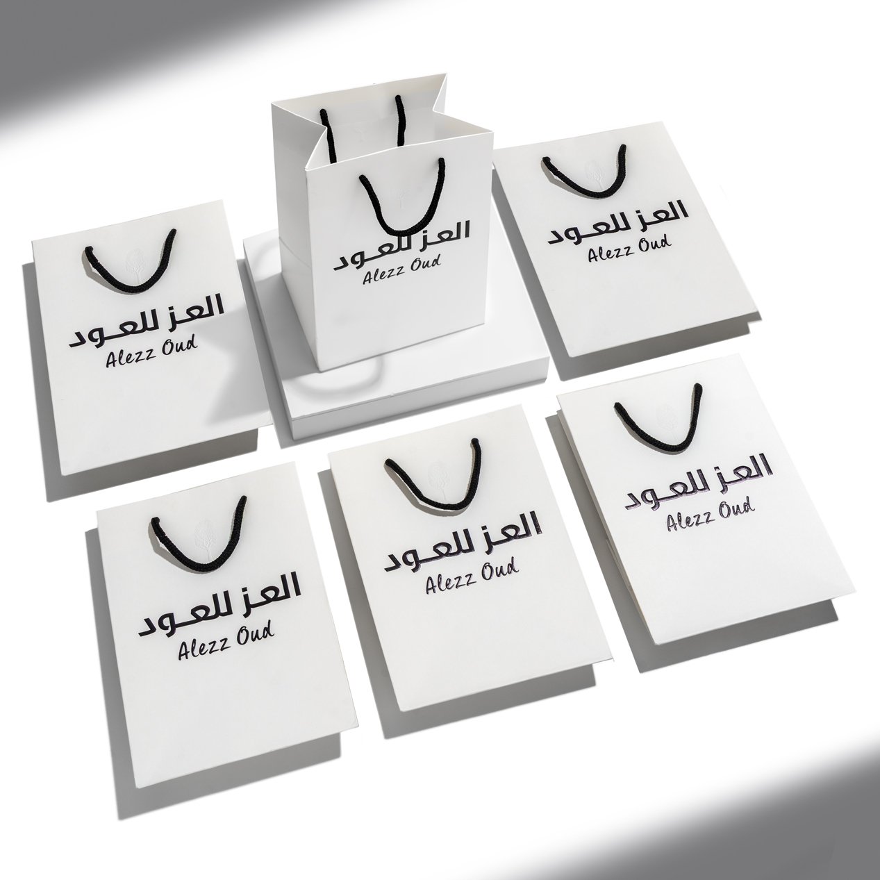 بكج القرن ال 21 عطر نيش بلاك 100 مل + نيش جولد 100 مل + دريمز بالاس 100 مل + إن ذا موود 100 مل + هيستوري نوت 100 مل + نيش ان بزنس 100 مل.