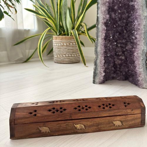 حامل أعواد بغطاء