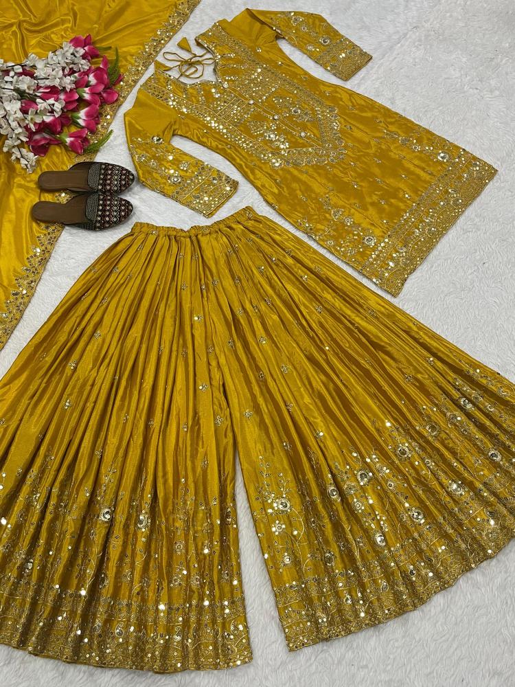لبس هندي مميز بلون أصفر ملكي فاخر