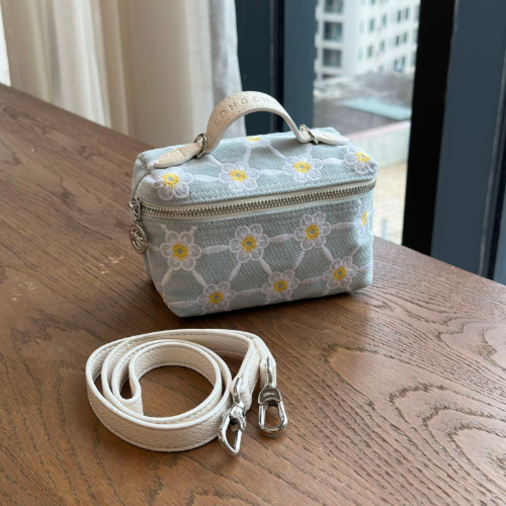 Rectangular Pouch (حقيبة مستطيلة)