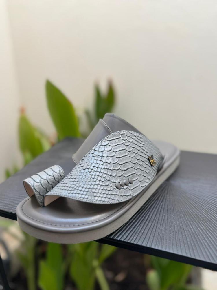 جلد ثعبان - رمادي