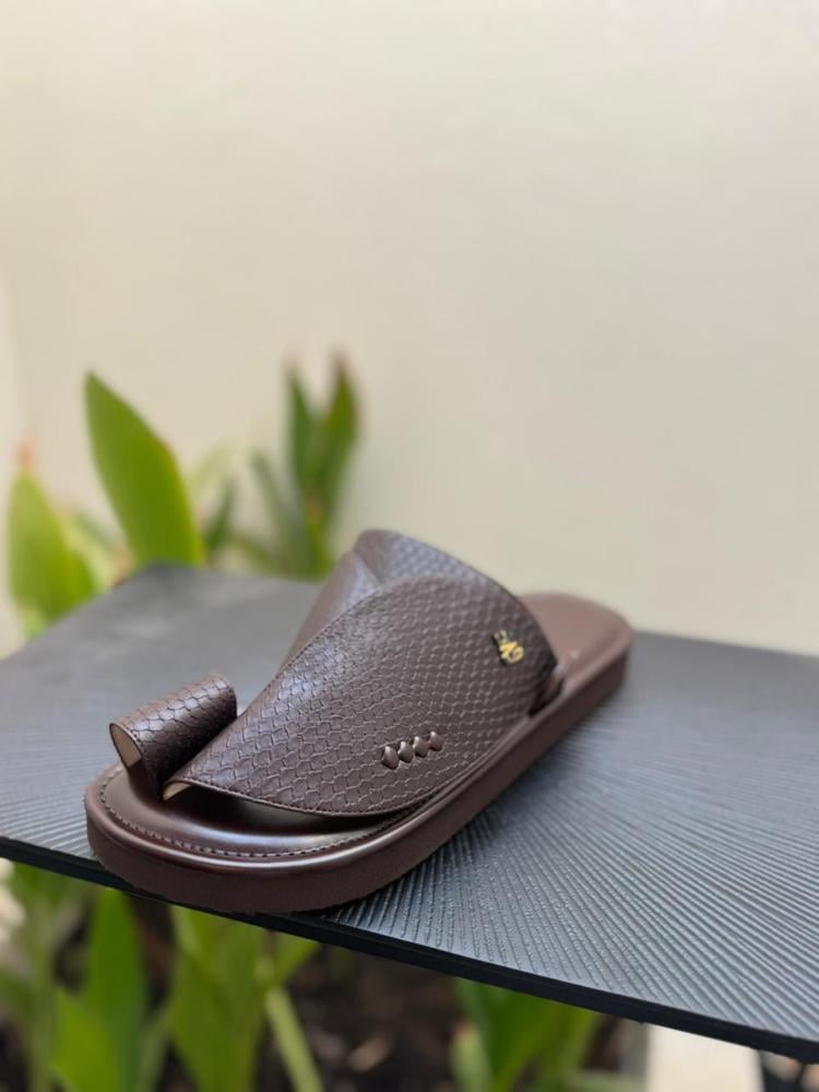 جلد ثعبان - بني