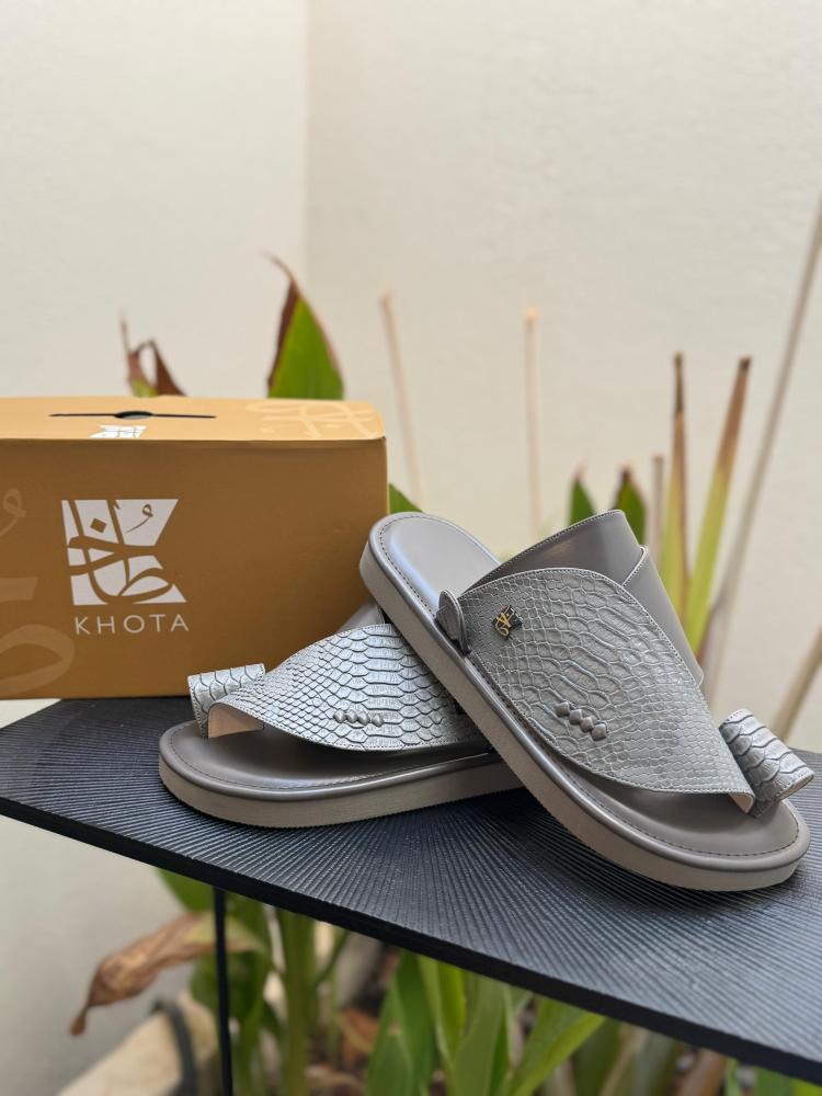 جلد ثعبان - رمادي