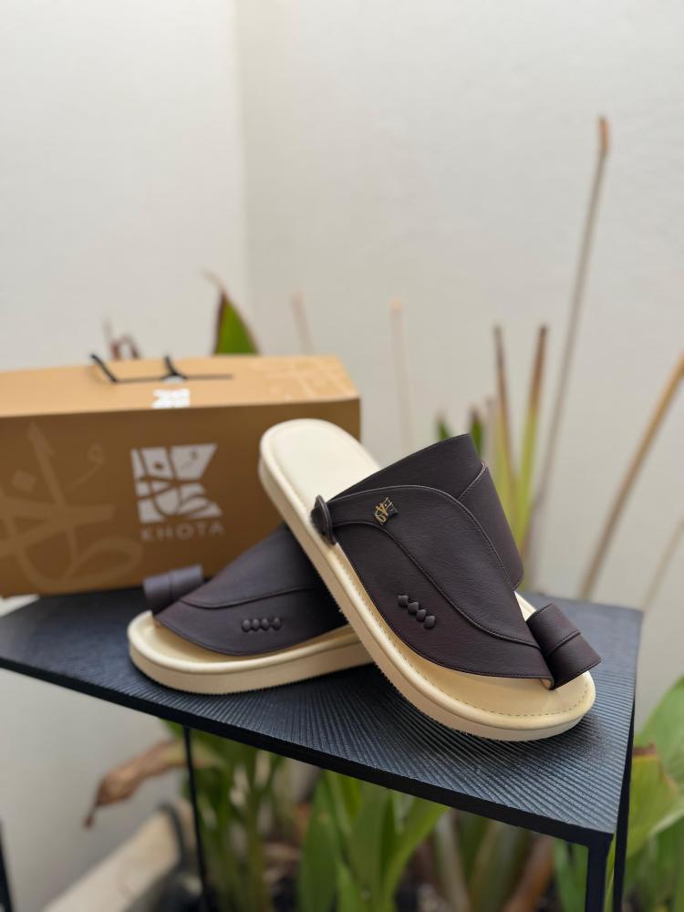 كلاسيك - بني