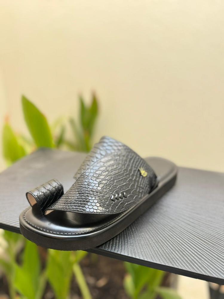 جلد ثعبان - اسود