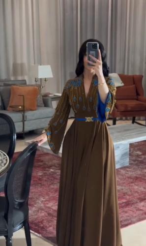 فستان بني بتطريز انيق