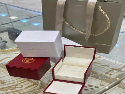 ملحقات روبيرتو كوين للحلق والعقد والخاتم