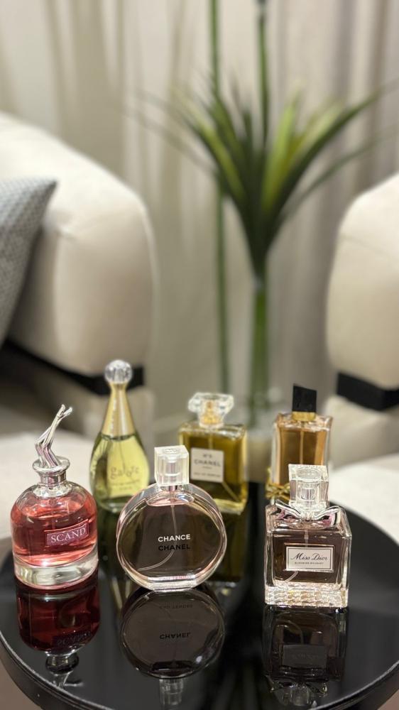 بـوكـس 6 عـطـور نســائـيـة