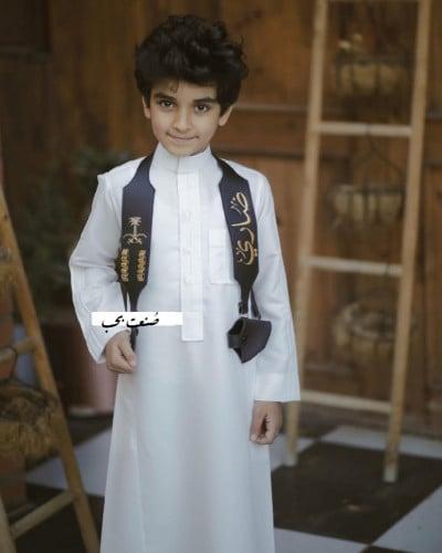 مجند اطفال يلبس فوق الثوب