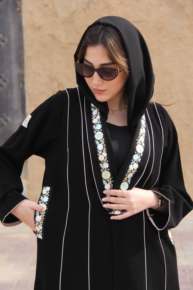 عبايه قماش سراميك مع تطريز وجيب
