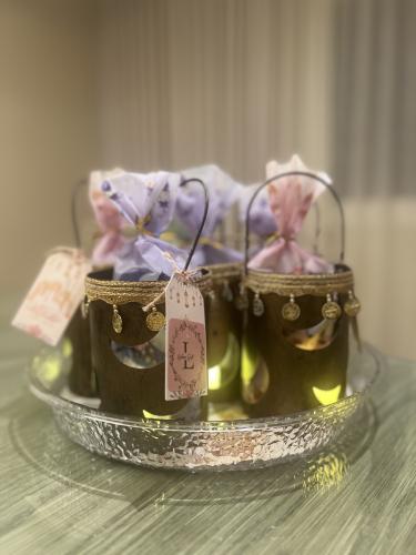 بكج ٦ فانوس حديد برونزي مع شمعه وربع كيلو تمر