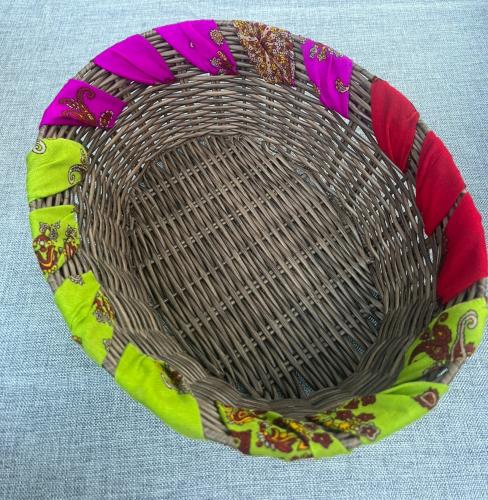 سلة بيضاوية للخبز او الفواكه بقماش شالكي شعبي