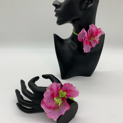 توزيعات اكسسوار لليد او العنق