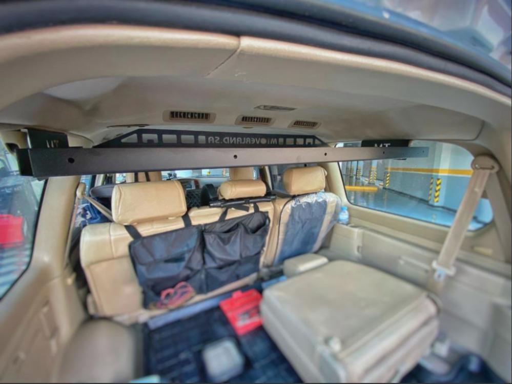 رفوف التخزين العلوية