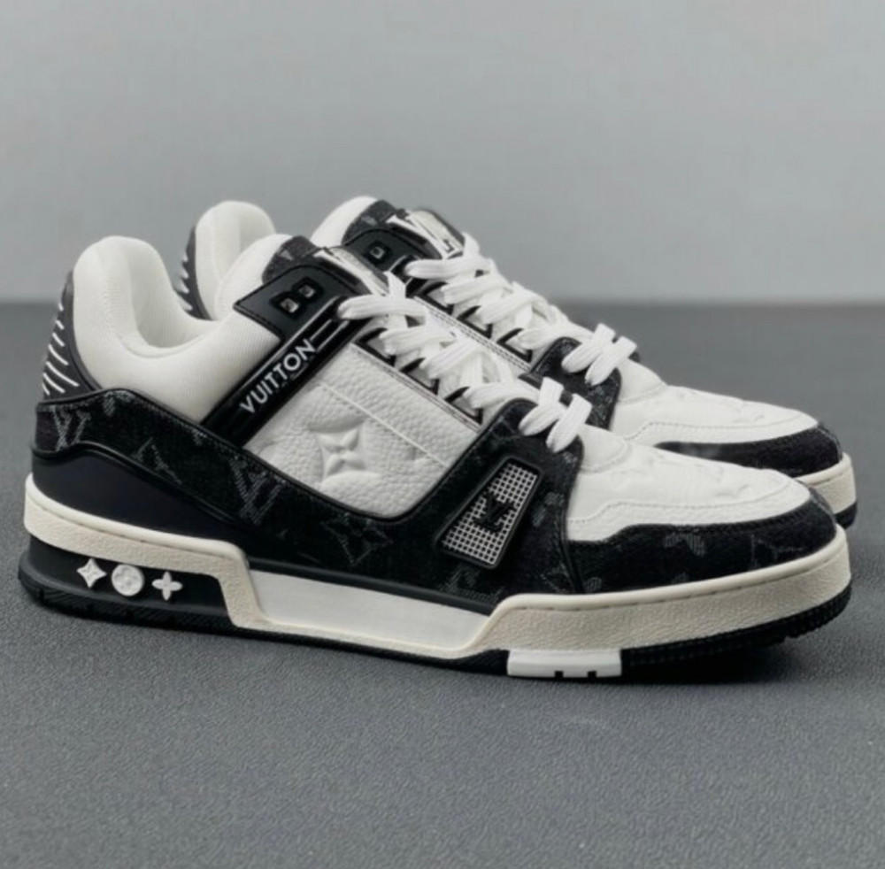 Louis Vuitton Trainer Fashion sneakers white and black - shoes lovers