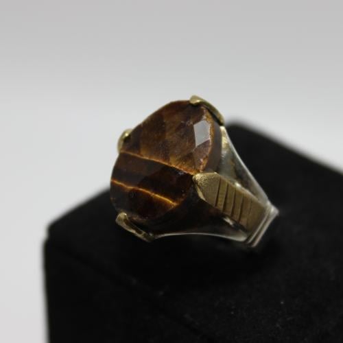 حجر عين النمر