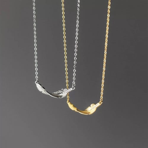 Twist Feather قلادة