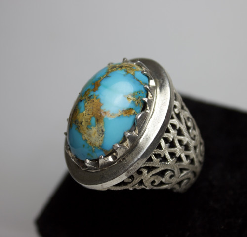 فيروز نيشابوري