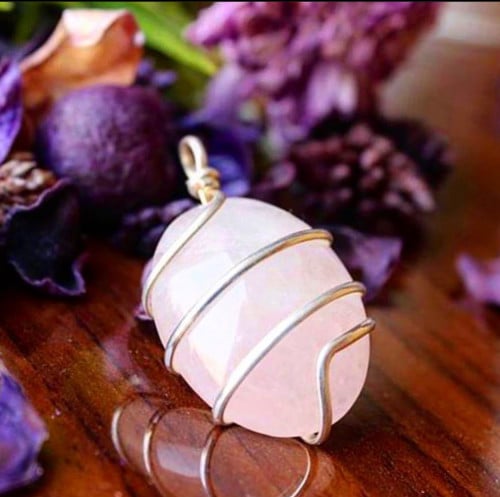 حجر الحب ( روز كوارتز )