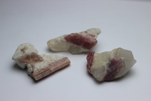 تورمالين وردي