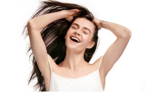 استكشفي أسرار جمال شعرك مع زيت جوز الهند من ليوسينا الطبيعي.