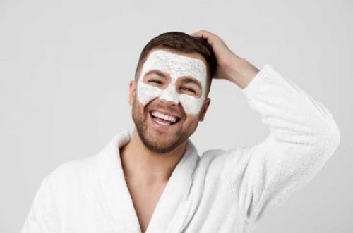 9 نصائح للعناية بالبشرة في الصيف للرجال