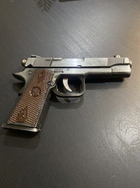 مسدس sw1911 حديد كامل
