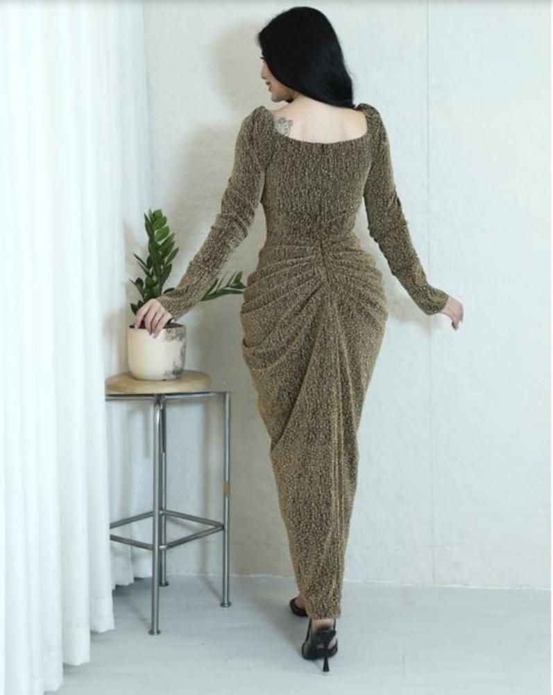 فستان سهرة بقصة من الخصر وباكمام طويلة