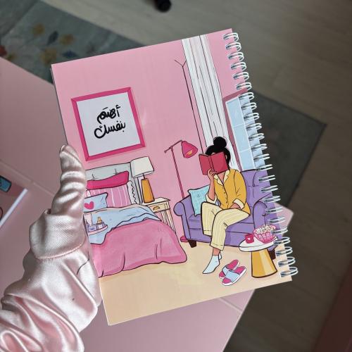 دفتر غرفة فتاة وردية