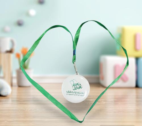 ميداليات اليوم الوطني برش مع حبل تعليق درزن