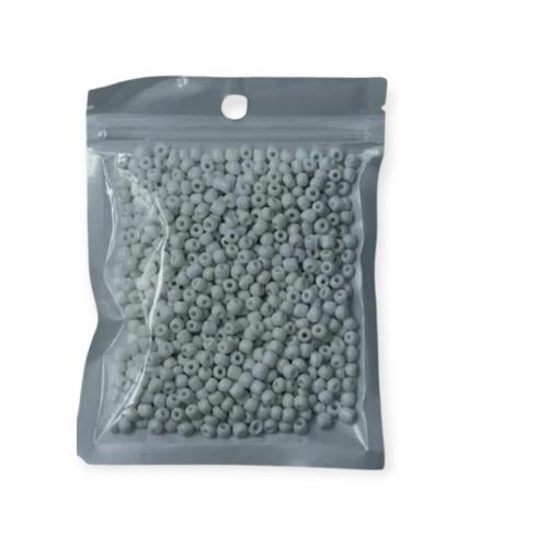 خرز ملون 6 ملي ابيض مطفي