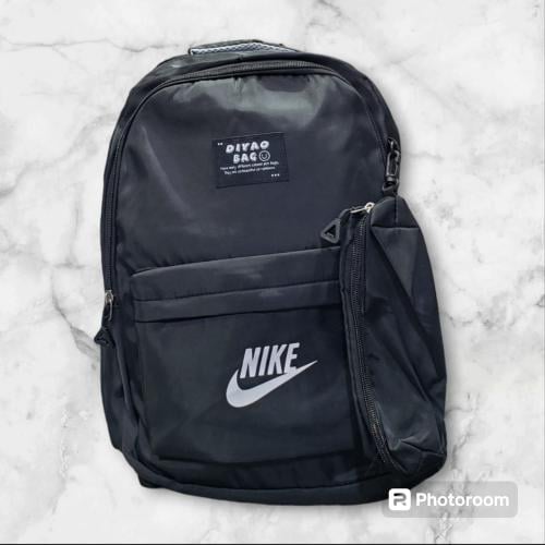 شنط ظهر اسود  NIKE