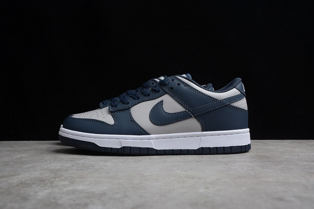 Nike Dunk  Low “ Georgetown”