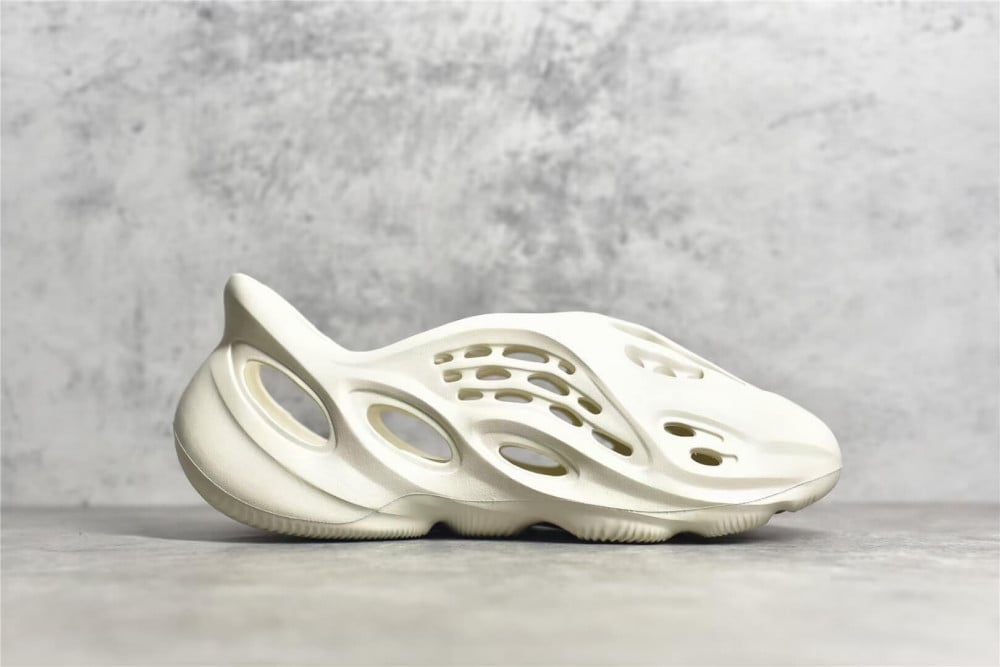 YEEZY FOAM RUNNER "ararat"