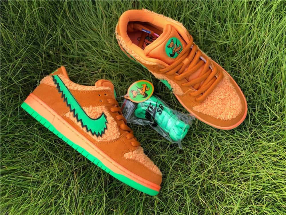 SB DUNK LOW "Grateful Dead - Orange Bear"