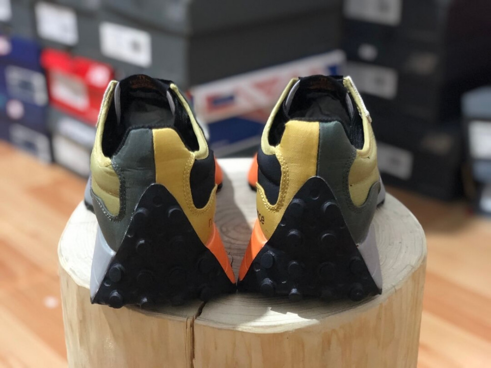 New Balance 327 PB Golden Poppy roolboutique