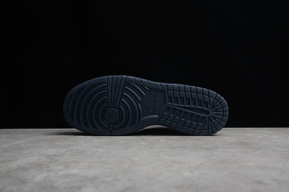 Nike Dunk  Low “ Georgetown”