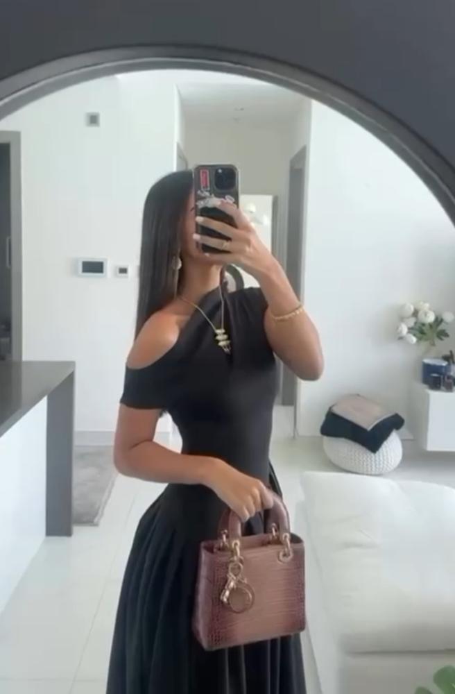 فستان ناعم لون اسود