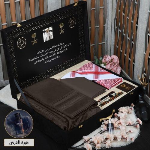بوكس رجالي شتوي فخمة فروة مع شماغ أهديها لمن هوه ع...