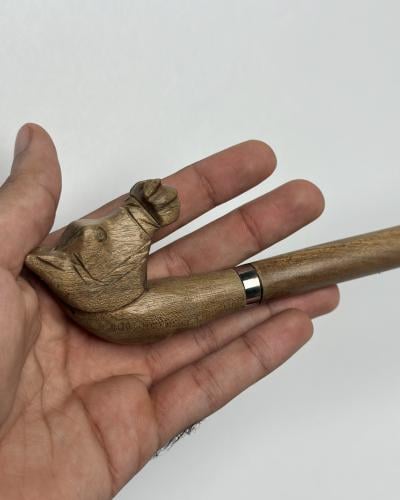 عصا خشب العتم منقوش