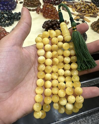 مسباح كهرمان طبيعي منوصف