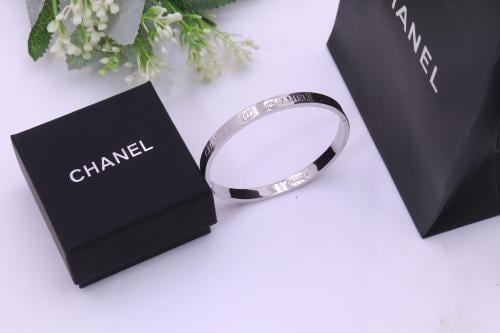 أسوارة ماركة - CHANEL