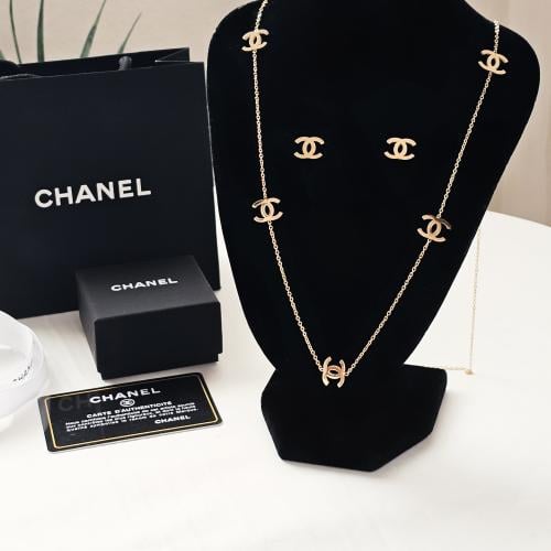 سلسال وحلق- CHANEL