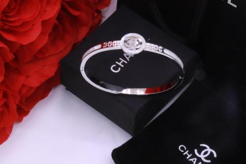 أسوارة ماركة - CHANEL