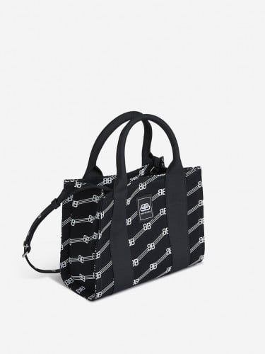 Width: 23.5cm, Height: 18.5cm, Depth: 10cm