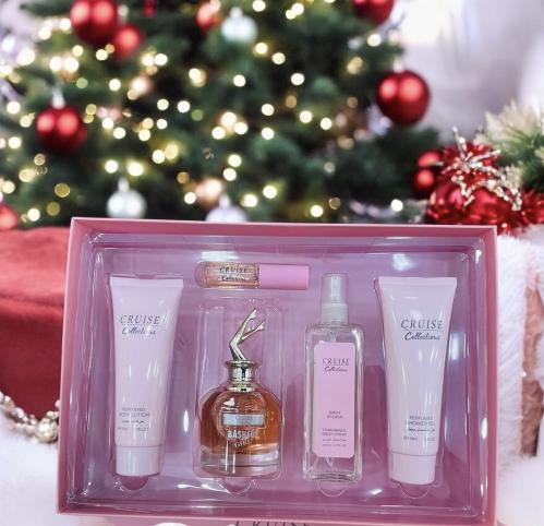 طقم عطور نساي مكون من 5قطع