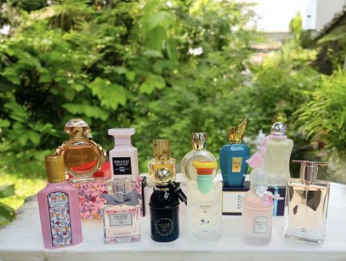 بكج اكثر مبيعاً 12حبه عطر 25مل من براند كوليكشن